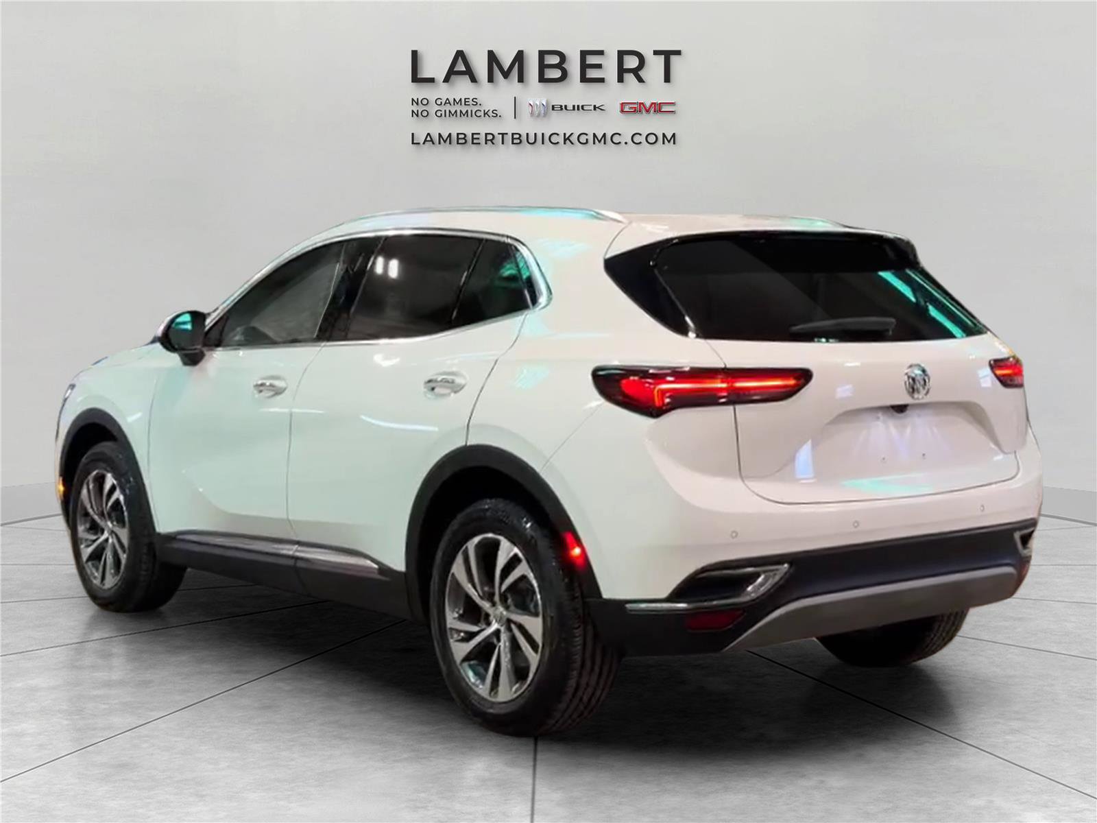 Used 2022 Buick Envision Essence w/ Safety Package FWD image 3