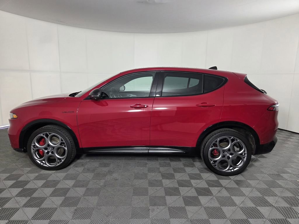 Used 2025 Alfa Romeo Tonale w/ Premium Package AWD/4WD image 10