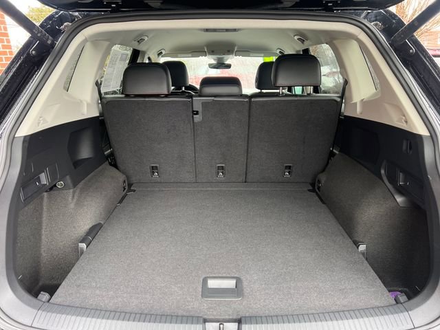Used 2024 Volkswagen Tiguan Wolfsburg Edition image 14
