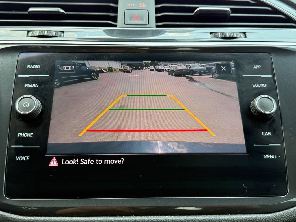Used 2024 Volkswagen Tiguan SE R-Line FWD image 15