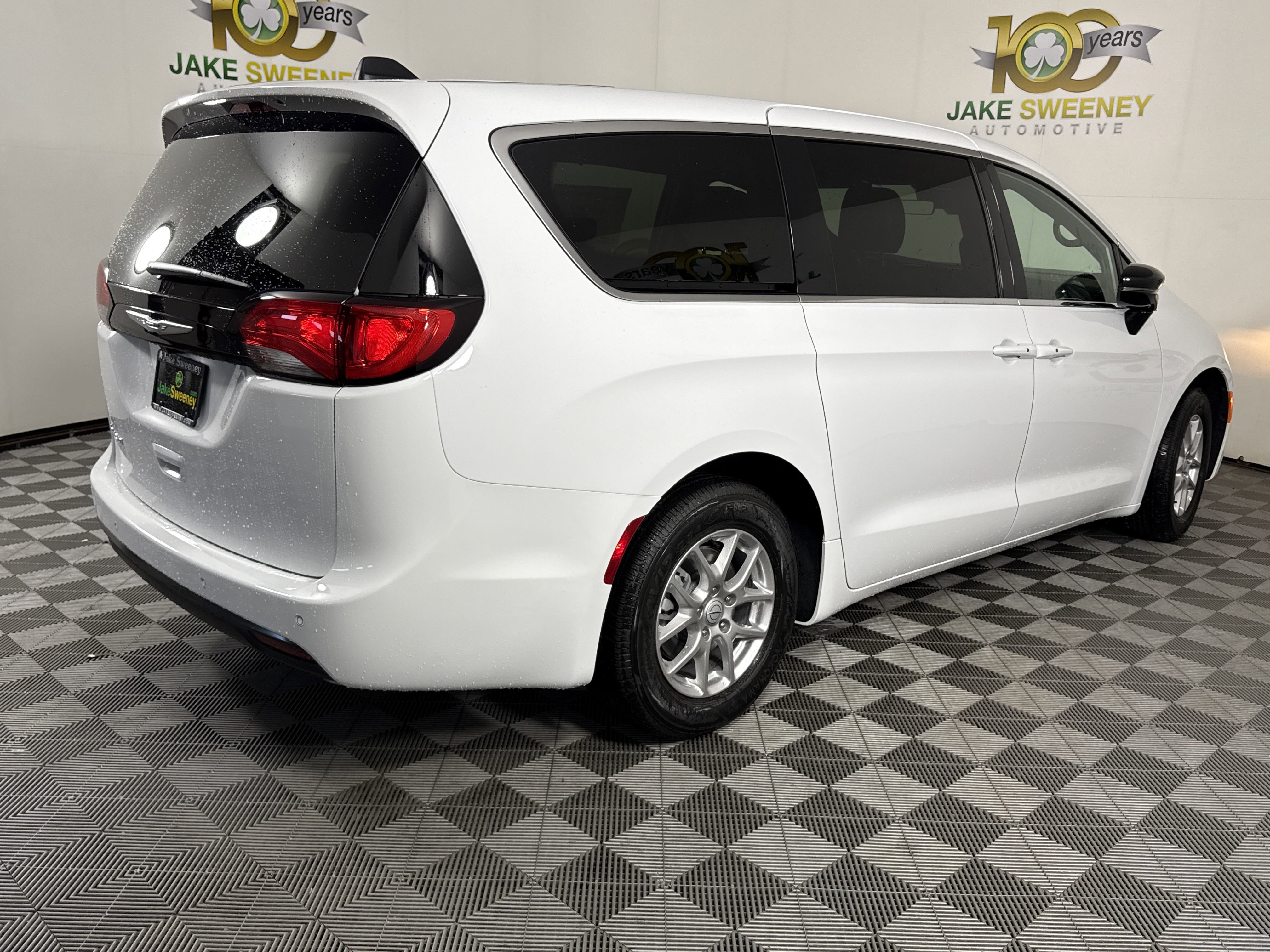 New 2026 Chrysler Voyager LX image 10