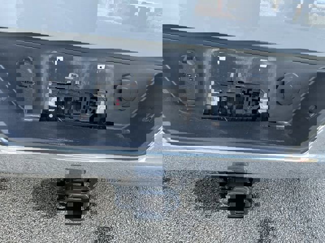 Used 2024 Chevrolet Silverado 1500 LT image 8