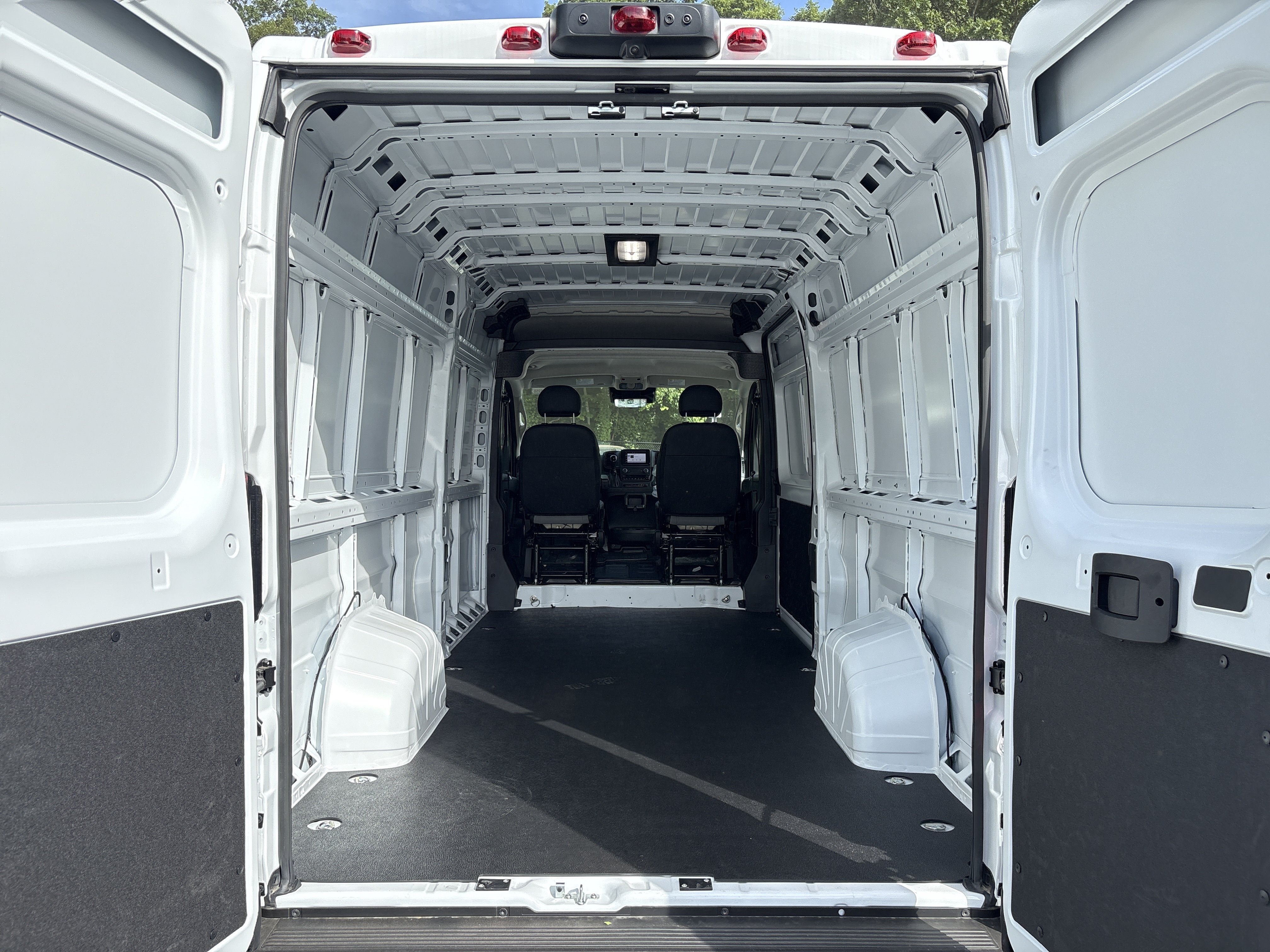 New 2026 RAM ProMaster 3500 w/ Advanced Safety Group FWD image 33