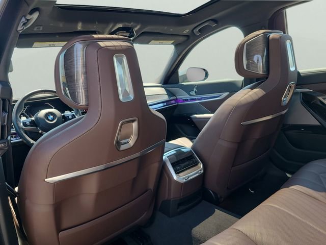 Used 2025 BMW 740i RWD image 11