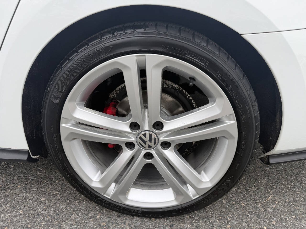Used 2017 Volkswagen Jetta GLI FWD image 11