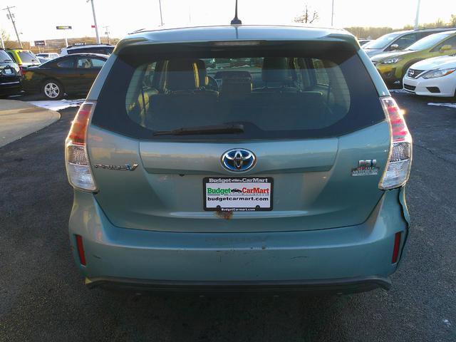 Used 2015 Toyota Prius V image 2