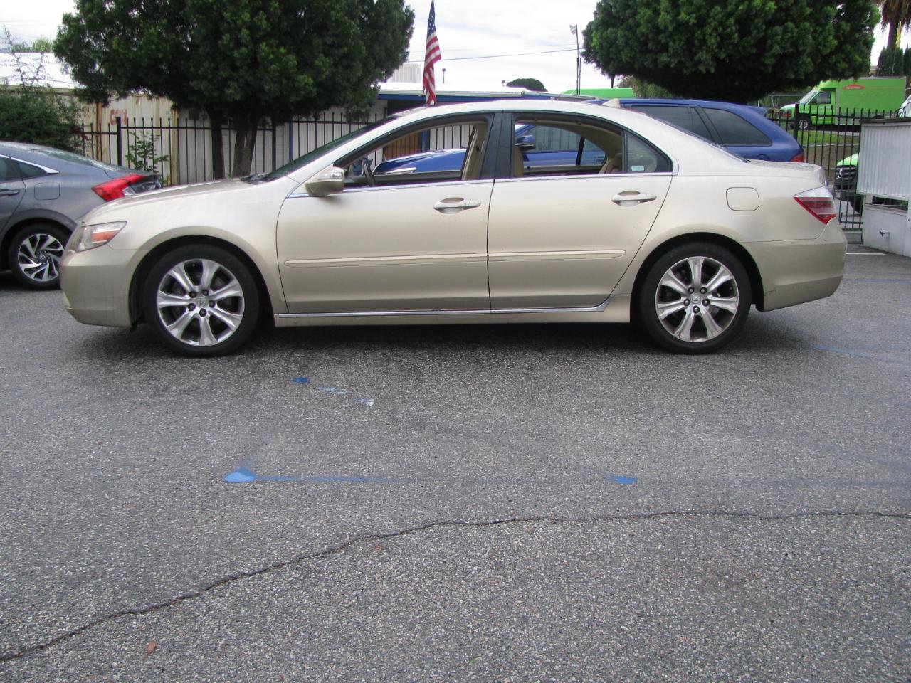 Used 2009 Acura RL w/ Technology Package AWD/4WD image 1