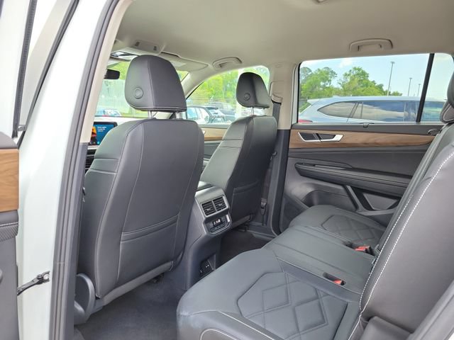 Used 2025 Volkswagen Atlas SE AWD/4WD image 16