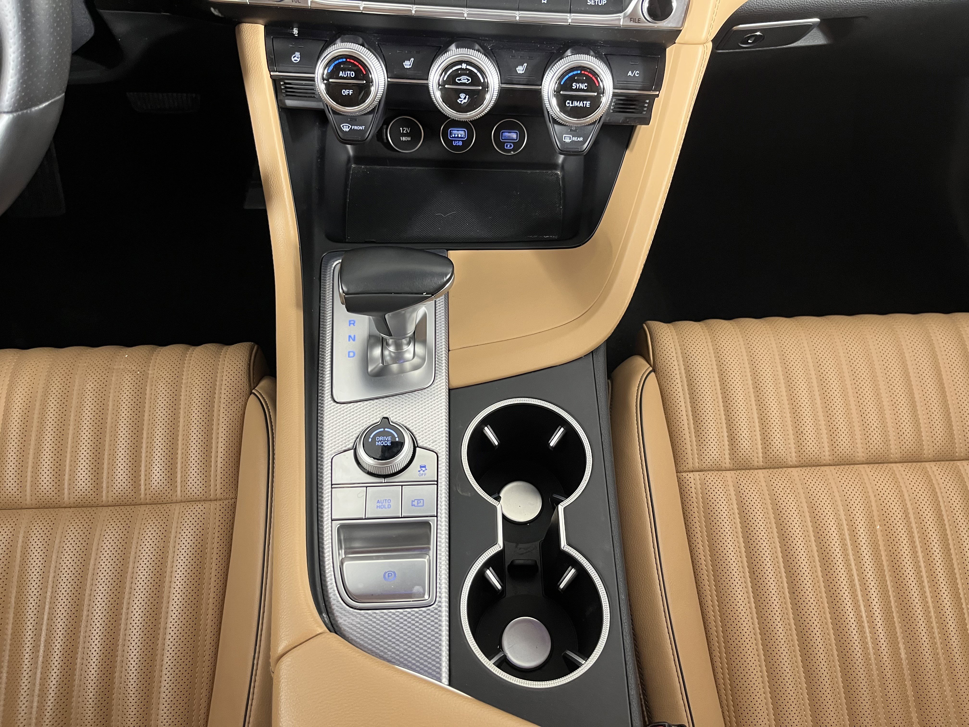 Used 2022 Genesis G70 3.3T image 16