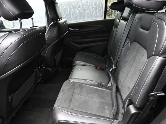 Used 2024 Jeep Grand Cherokee L Laredo image 36