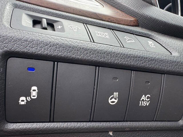 Used 2018 Hyundai Santa Fe Limited w/ Cargo Package image 53