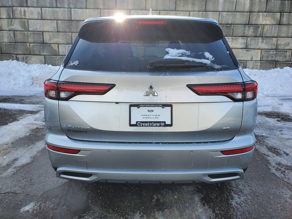 Used 2024 Mitsubishi Outlander SE image 4
