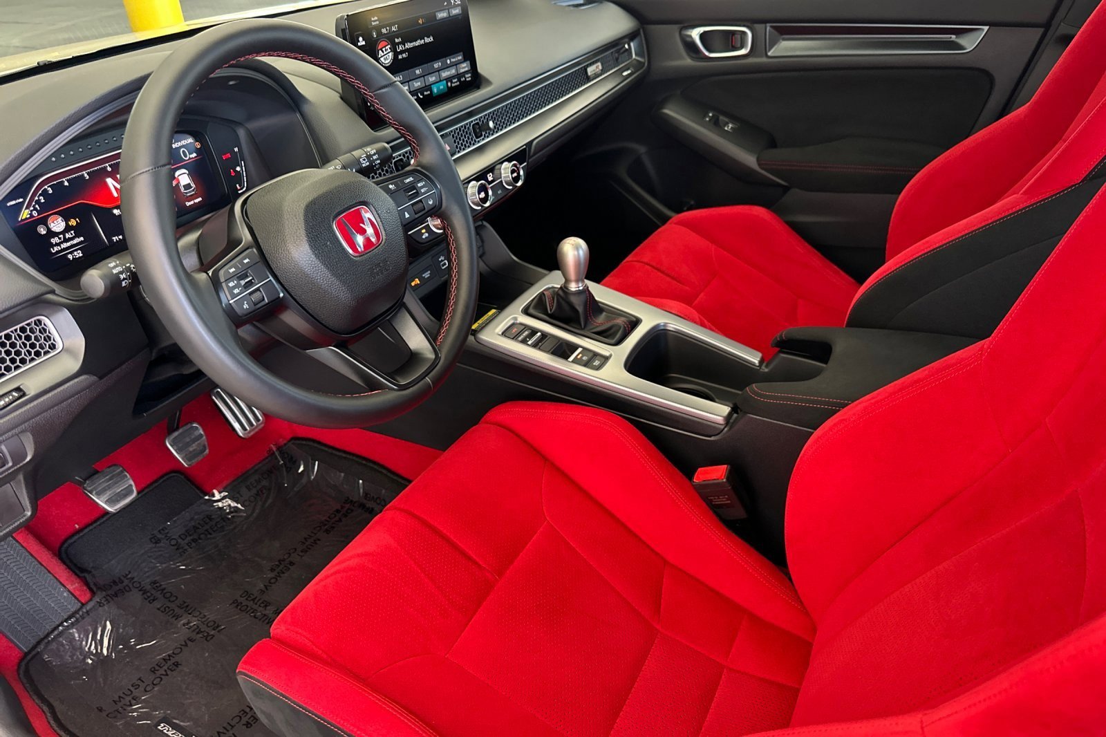 Used 2024 Honda Civic Type R image 9