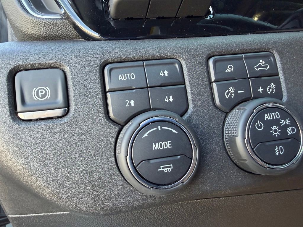 Used 2025 Chevrolet Silverado 2500 High Country w/ High Country Premium Package AWD/4WD image 36