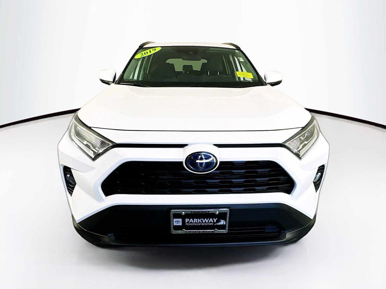 Used 2019 Toyota RAV4 XLE AWD/4WD image 2