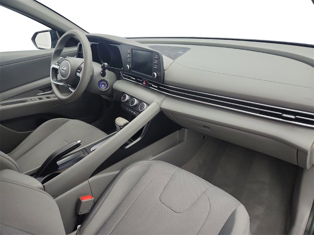 Used 2021 Hyundai Elantra SE image 22
