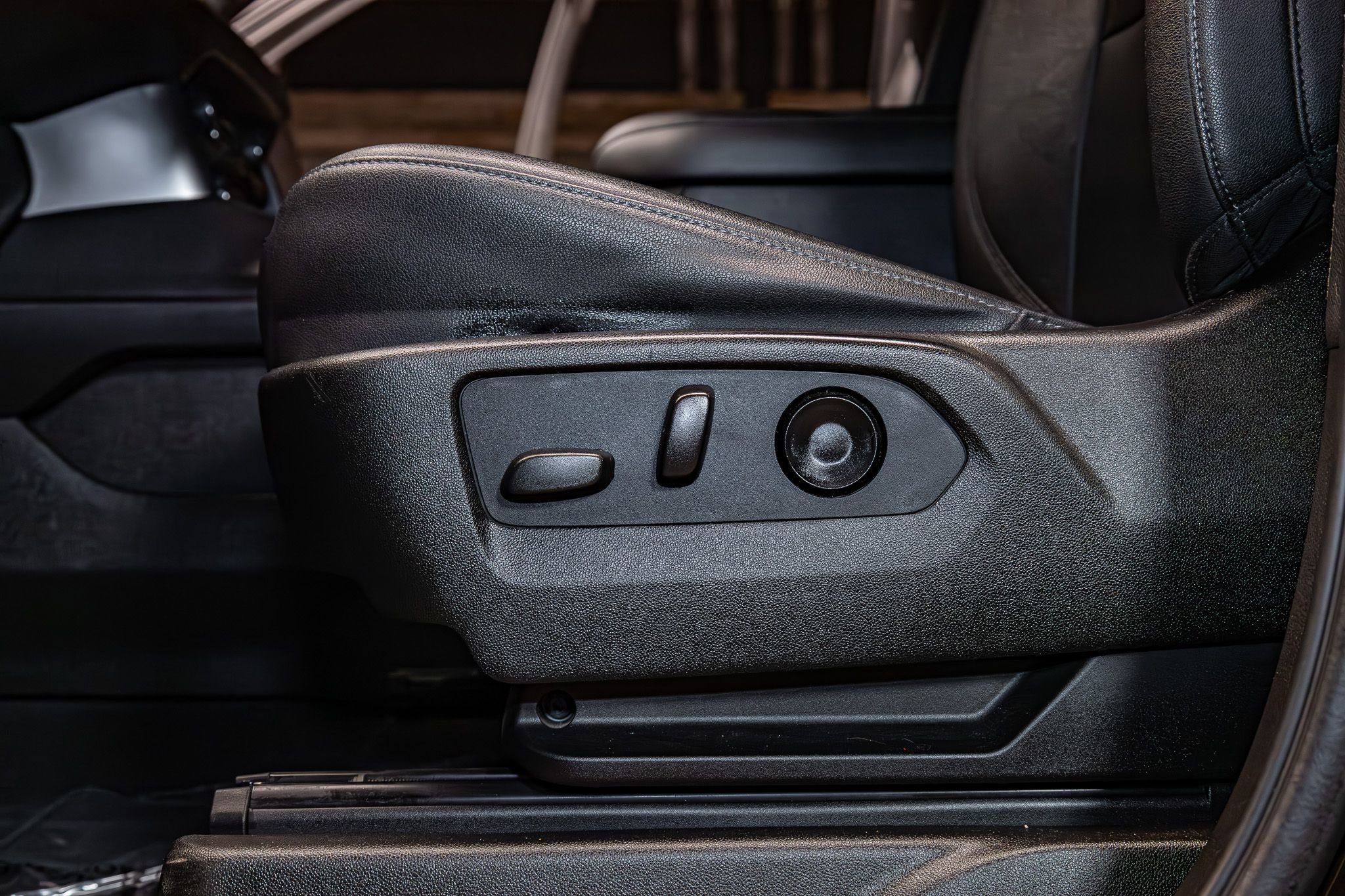 Used 2021 Chevrolet Suburban Z71 w/ Z71 Off-Road Package AWD/4WD image 21