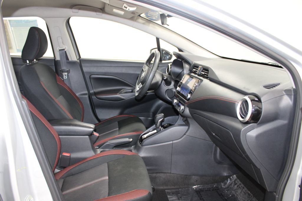 Used 2024 Nissan Versa SR FWD image 24