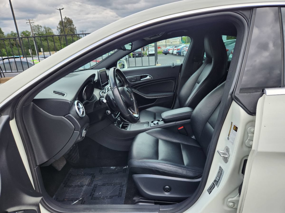 Used 2015 Mercedes-Benz CLA 250 image 10