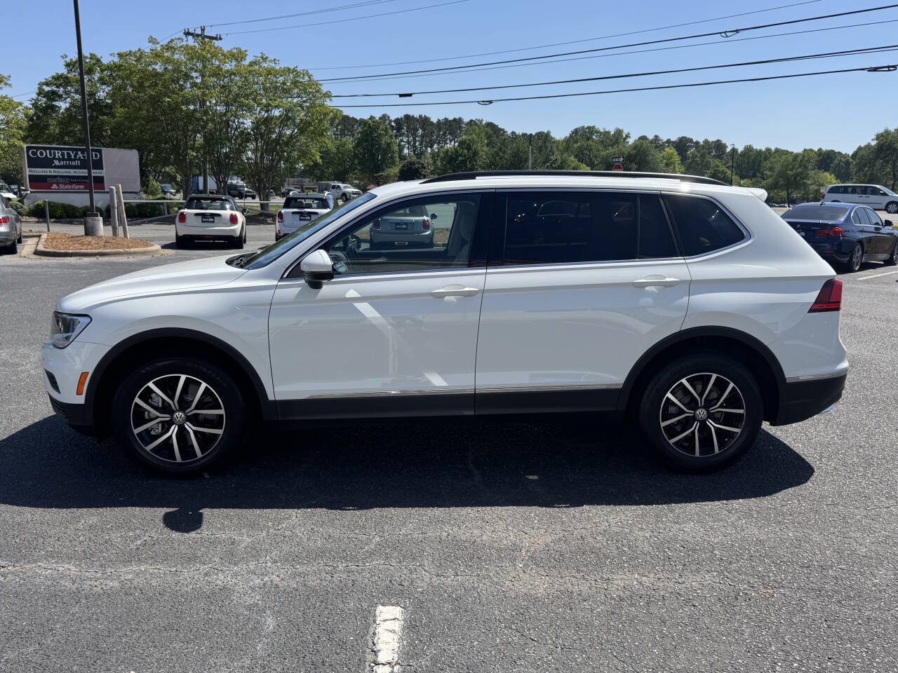 Used 2021 Volkswagen Tiguan SE FWD image 4