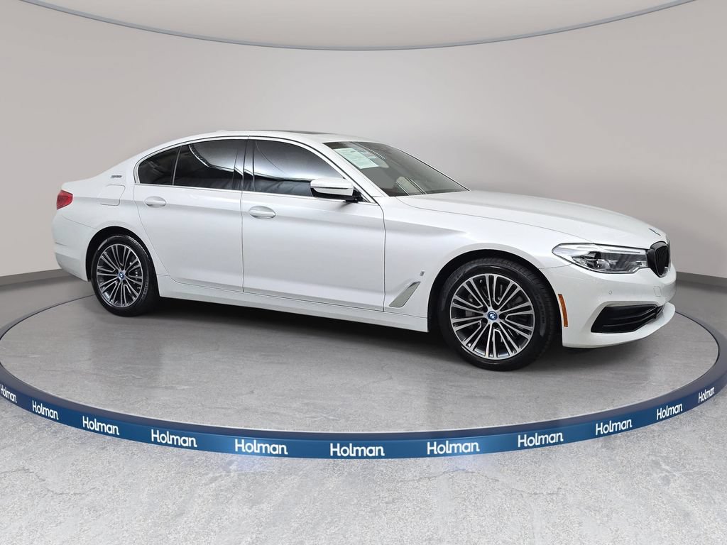 Used 2019 BMW 530e xDrive w/ Convenience Package AWD/4WD image 4