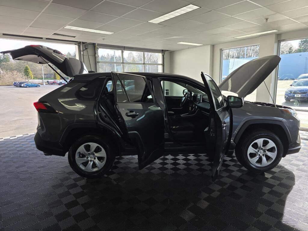 Used 2025 Toyota RAV4 LE image 17