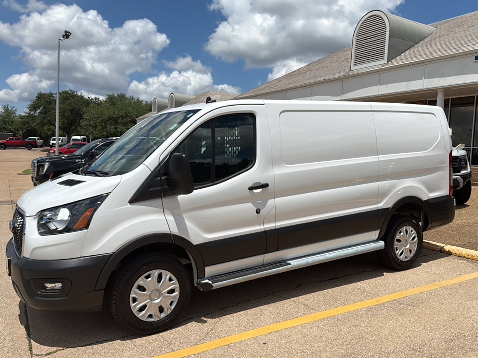 Used 2025 Ford Transit 250 Low Roof w/ Exterior Upgrade Package RWD image 5