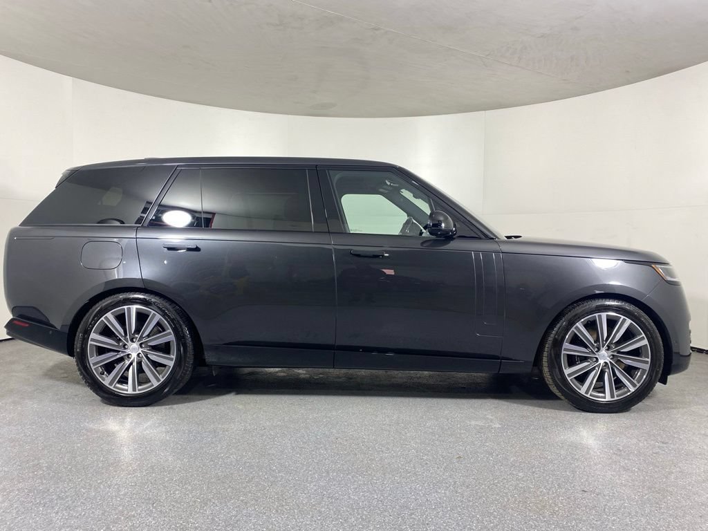 Used 2023 Land Rover Range Rover Long Wheelbase SE AWD/4WD image 4