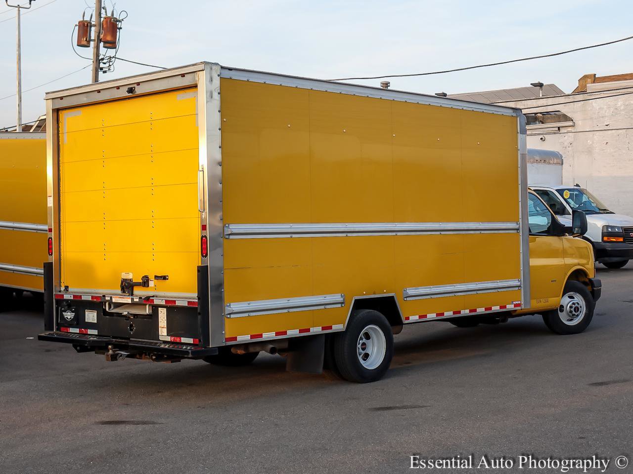 Used 2019 GMC Savana 3500 Extended w/ Driver Convenience Package image 8