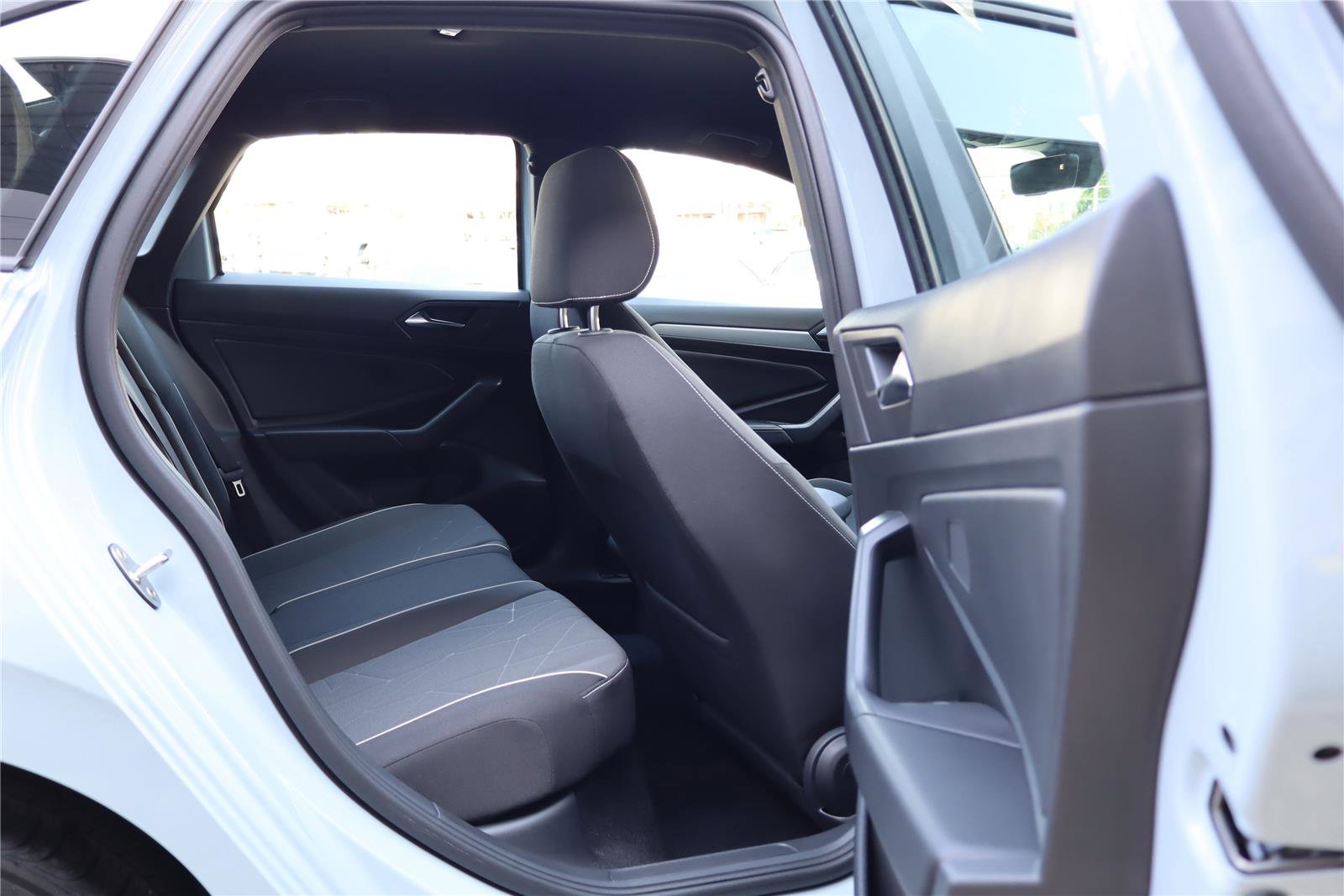Used 2025 Volkswagen Jetta Sport image 28