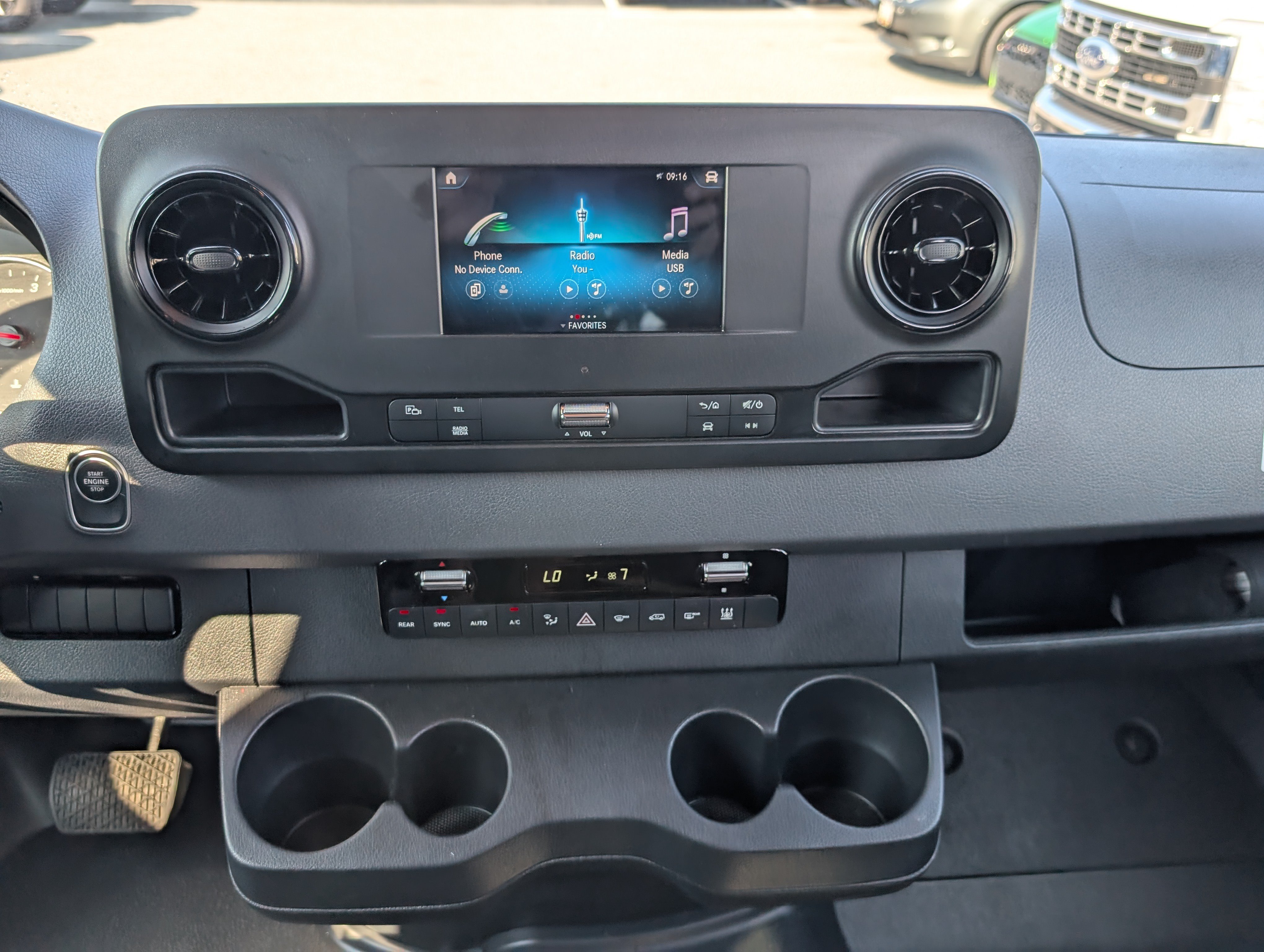 Used 2024 Mercedes-Benz Sprinter 2500 image 17