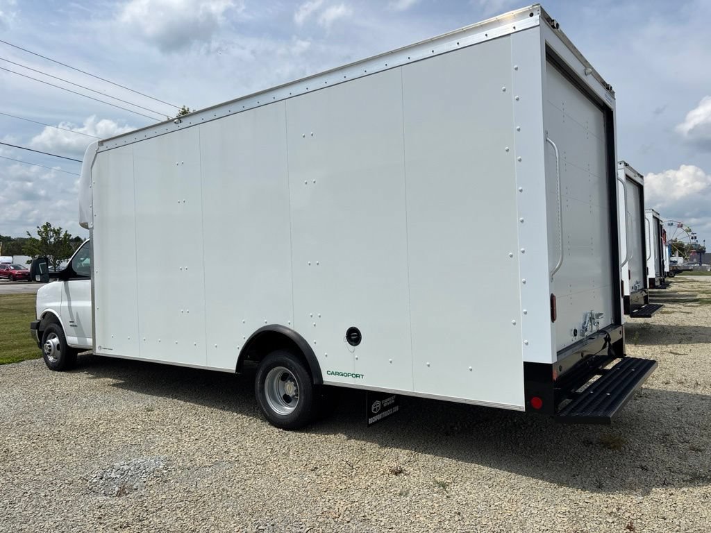 New 2026 Chevrolet Express 4500 w/ Power Convenience Package RWD image 4