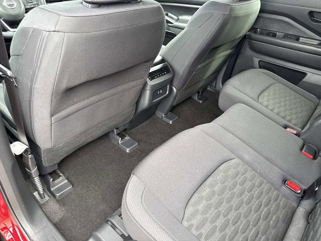 Certified 2024 Nissan Pathfinder SV image 15