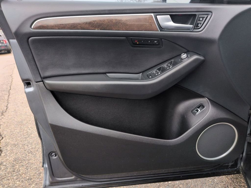 Used 2016 Audi Q5 2.0T Premium Plus w/ Technology Package AWD/4WD image 15