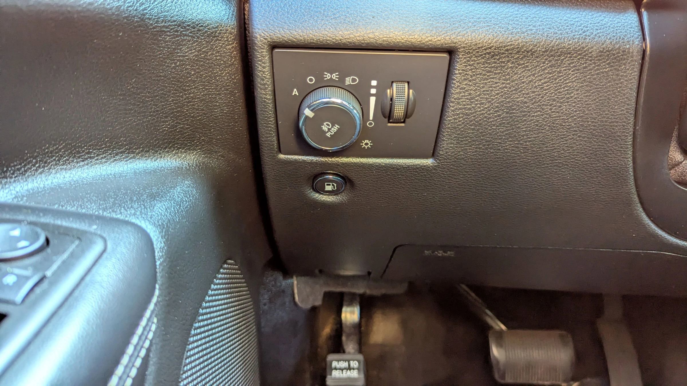 Used 2014 Jeep Grand Cherokee Limited AWD/4WD image 23