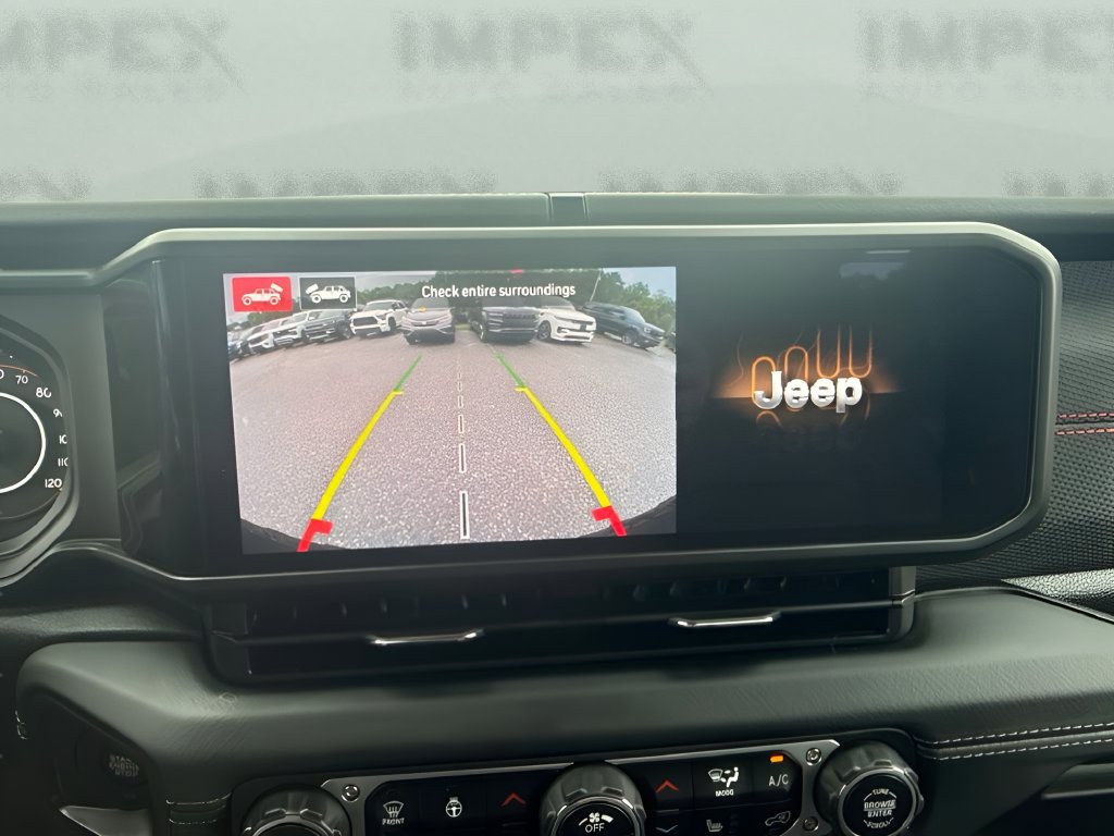 Used 2025 Jeep Wrangler Unlimited Rubicon AWD/4WD image 11