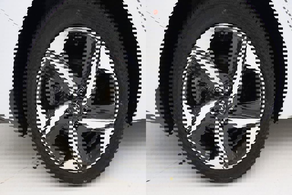 Used 2023 Hyundai Elantra Limited image 9