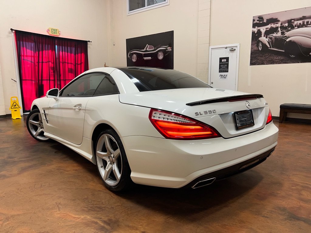 Used 2013 Mercedes-Benz SL 550 w/ Premium Pkg image 2