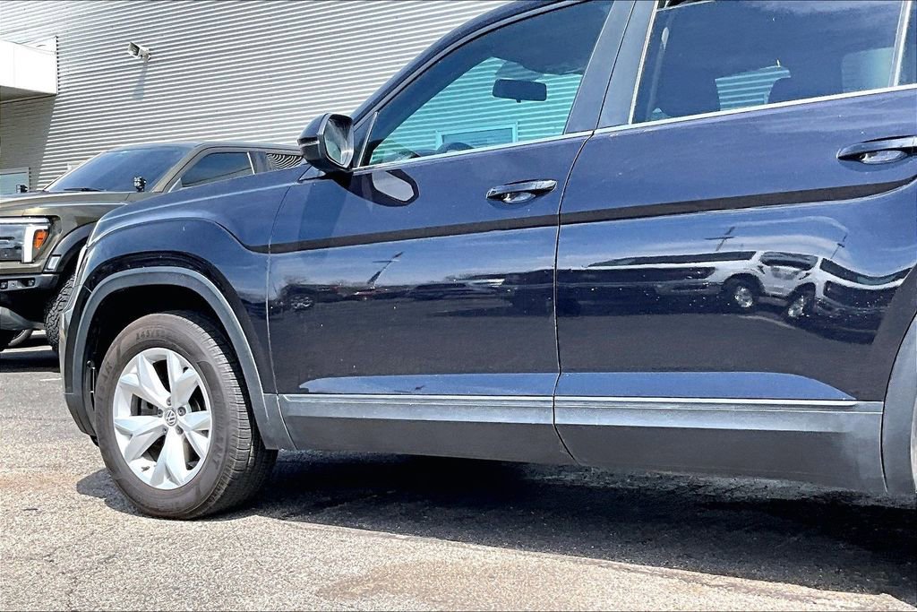 Used 2018 Volkswagen Atlas S FWD image 2