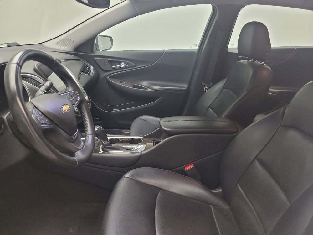Used 2017 Chevrolet Malibu Premier FWD image 17
