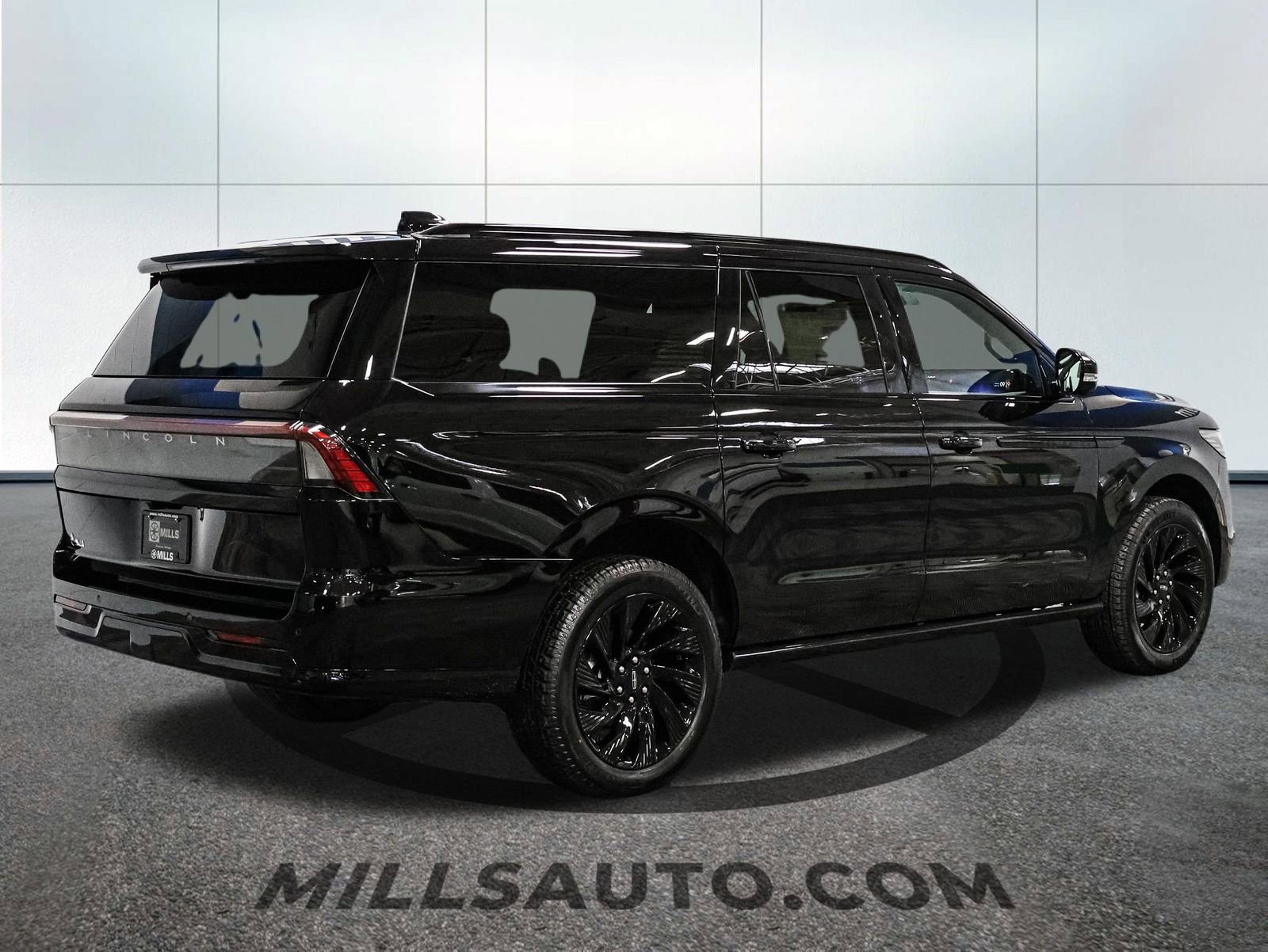 New 2026 Lincoln Navigator L Reserve w/ Jet Appearance Package image 8