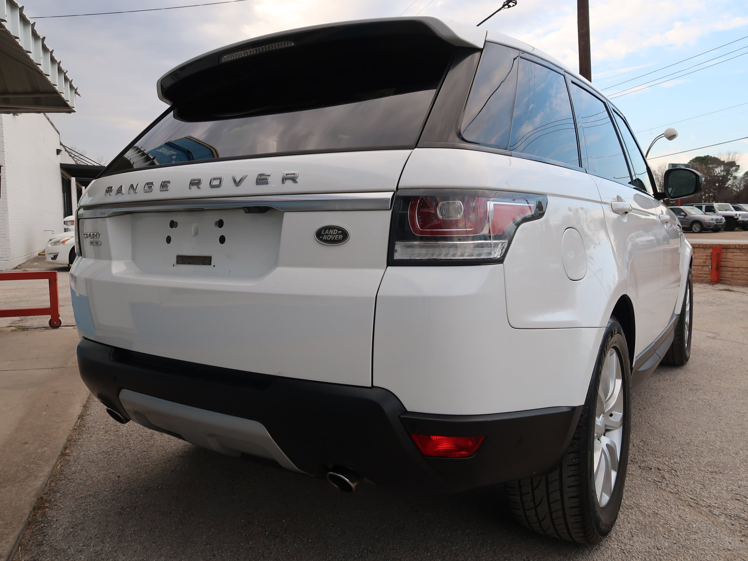 Used 2016 Land Rover Range Rover Sport HSE AWD/4WD image 8