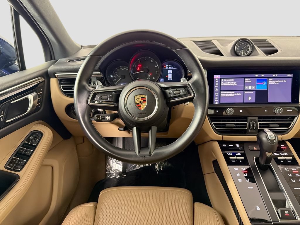 Used 2024 Porsche Macan AWD/4WD image 24