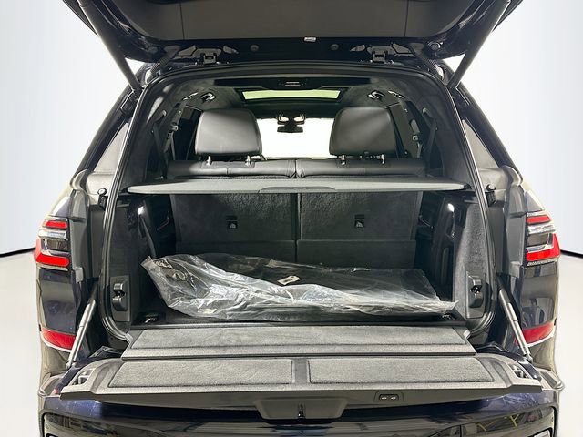 Used 2025 BMW X7 M60i w/ Executive Package image 29