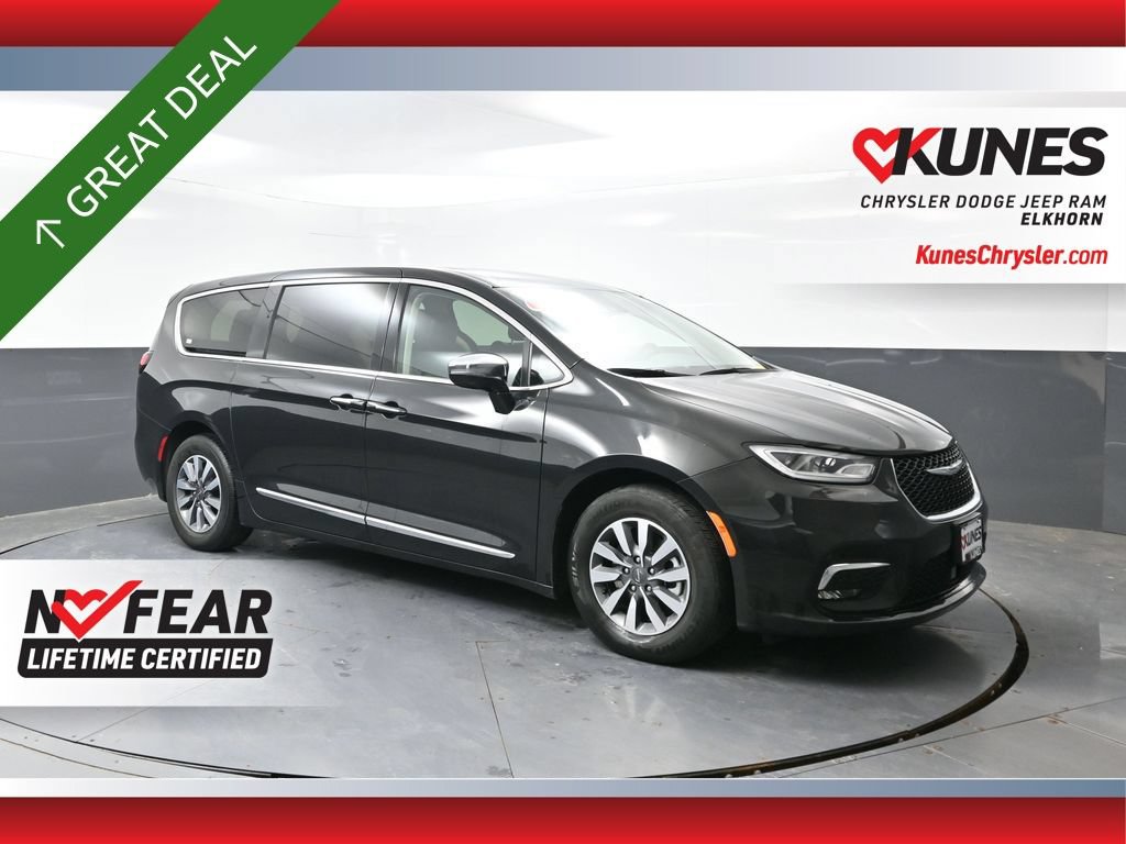 Used 2023 Chrysler Pacifica Limited FWD image 1