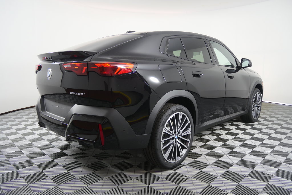 New 2026 BMW X2 xDrive28i w/ Technology Package AWD/4WD image 4