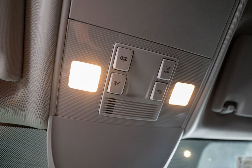 Used 2022 Volkswagen Taos SE image 19