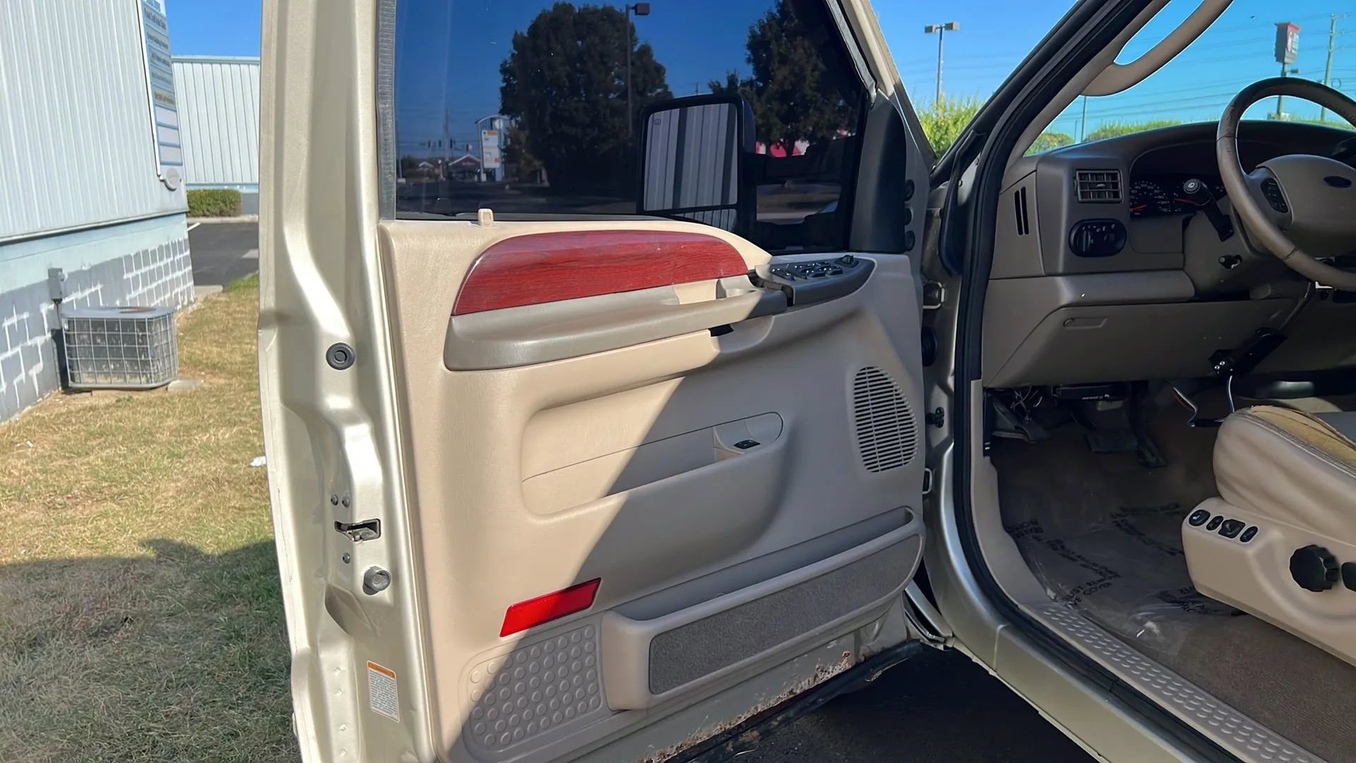 Used 2004 Ford Excursion Limited image 8