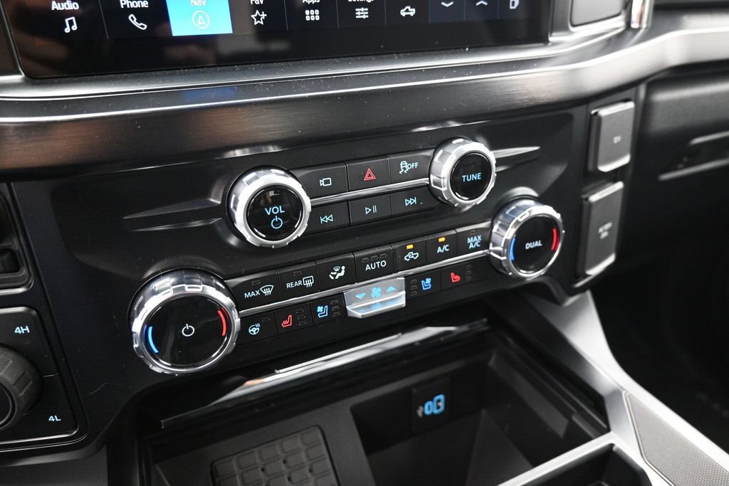 New 2026 Ford F250 Lariat w/ Black Appearance Package AWD/4WD image 16