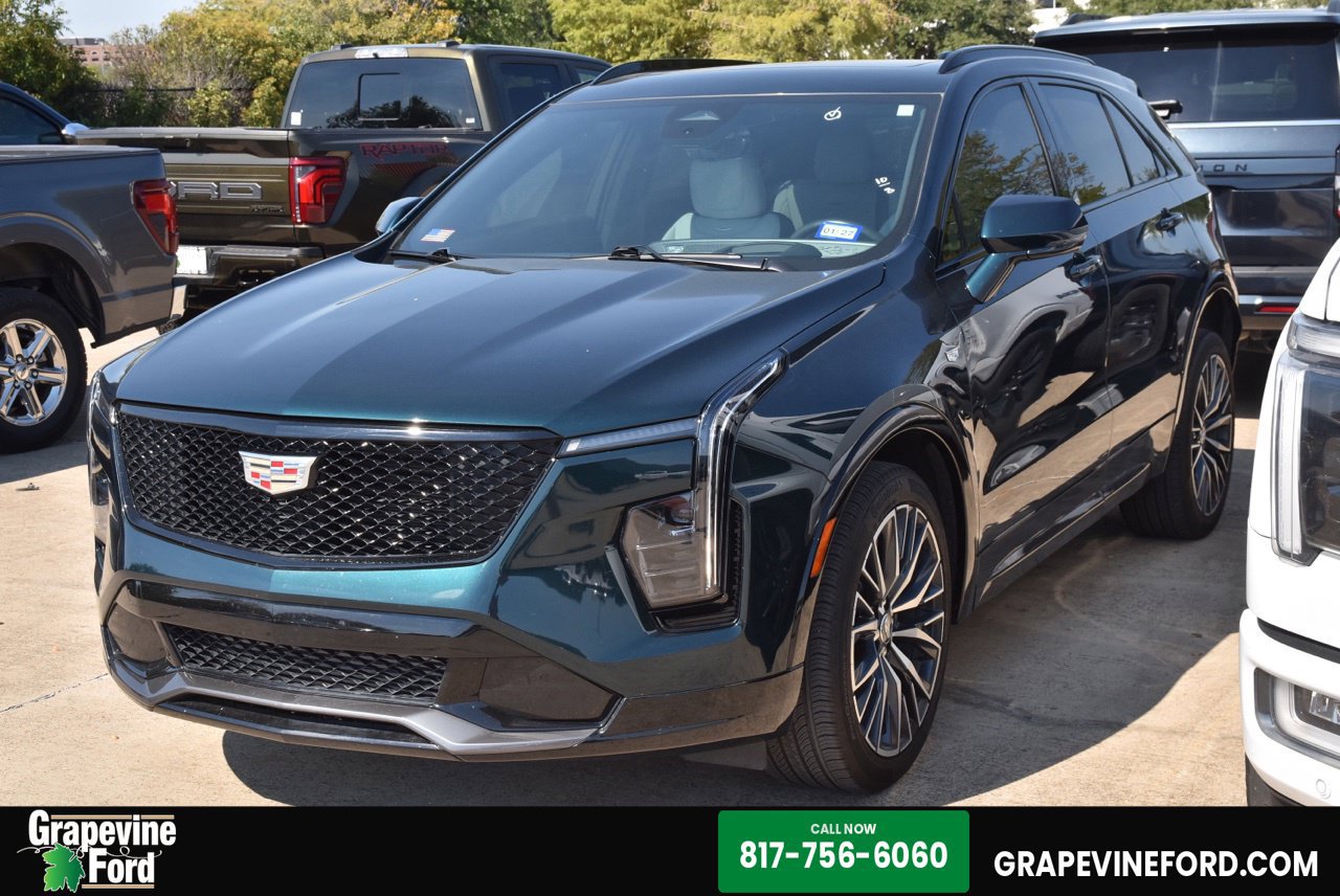 Used 2024 Cadillac XT4 Sport FWD image 1